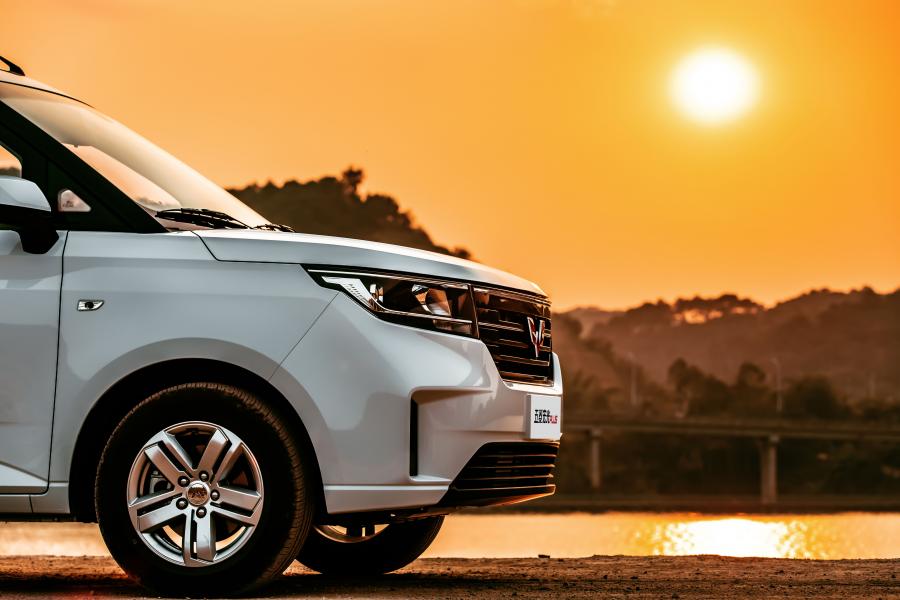 Детали экстерьера WuLing Hongguang Plus 2019 года  (фото 32 из 49)